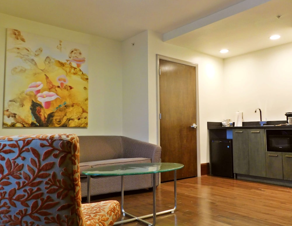 Suite, 2 Queen Beds, Accessible, Non Smoking - Photo 5