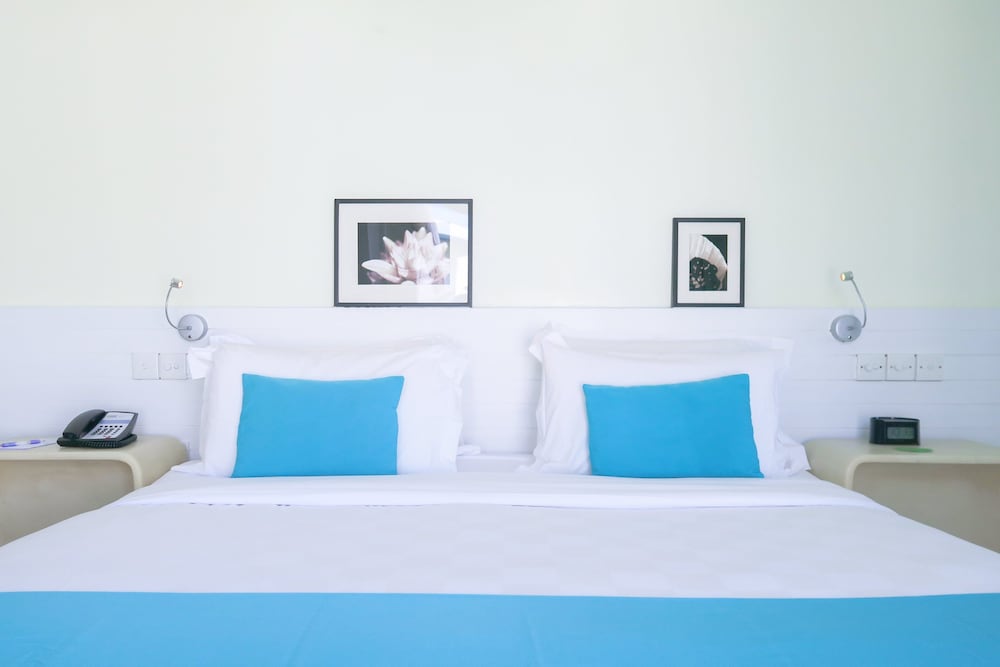 Villa, 1 King Bed, Sea View, Overwater - Photo 5
