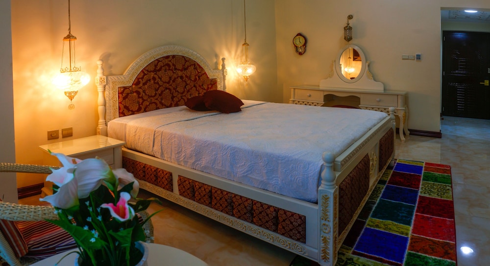 One Bedroom Apartment with Partial Sea View photo 3