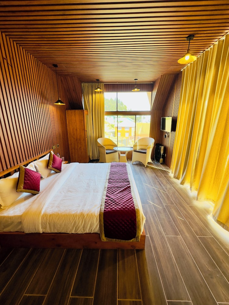 Where Luxury Meets Nature - Photo 3