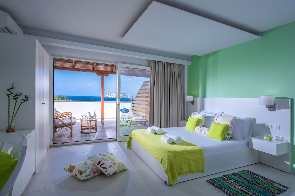 Superior Double Room, Sea View - Photo 1