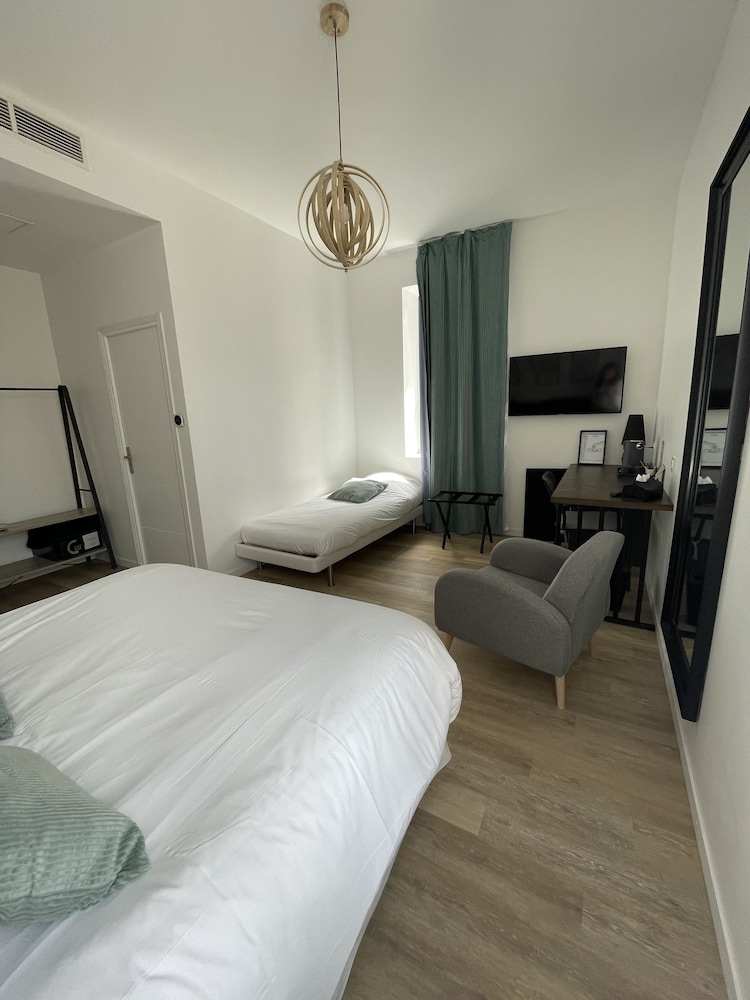 Standard Triple Room - Photo 1