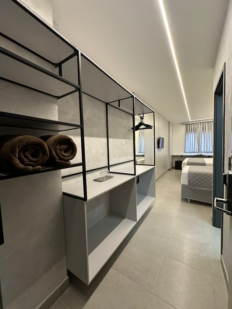 Triple Room, Pool View photo 2