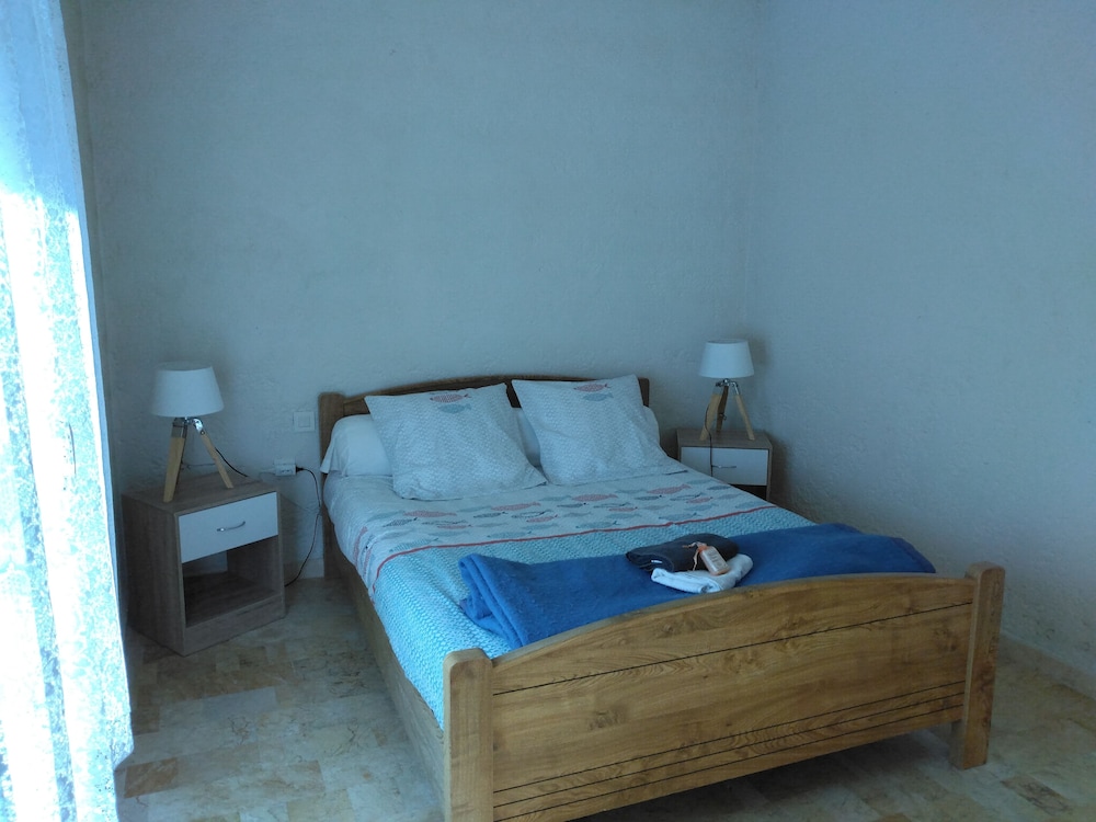 Family House, 2 Bedrooms, Microwave photo 1