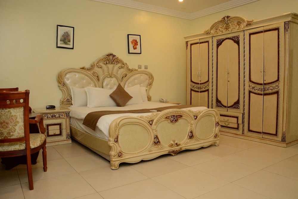 Executive Suite photo 3