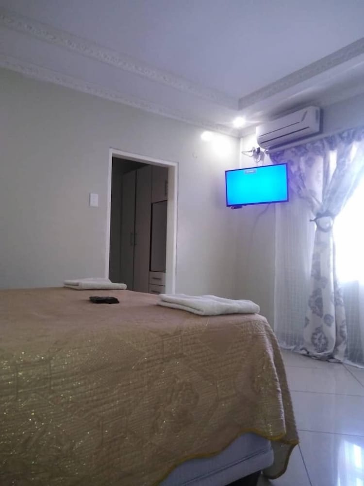 Executive Double Room, Garden View (3 persons) photo 3