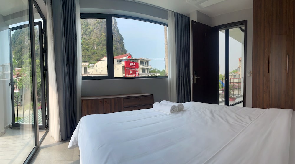 King Room with Mountain View