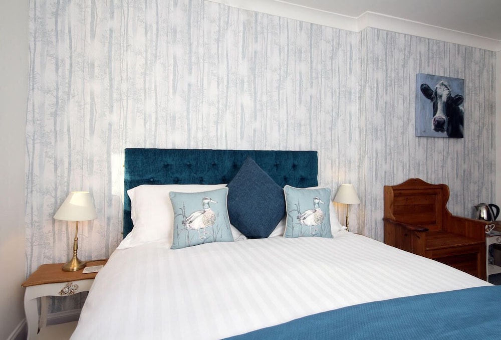 Superior Double Room, Ensuite - Photo 6