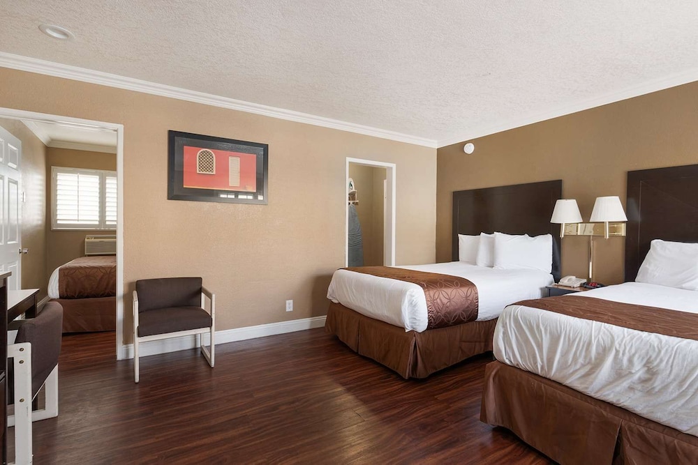 Family Suite, 2 Bedrooms, Non Smoking - Photo 6