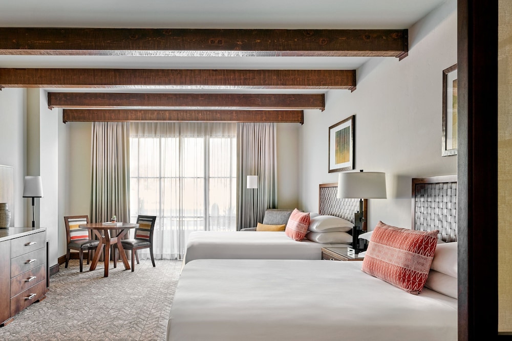Premier Suite, 2 Bedrooms, Balcony - Photo 6