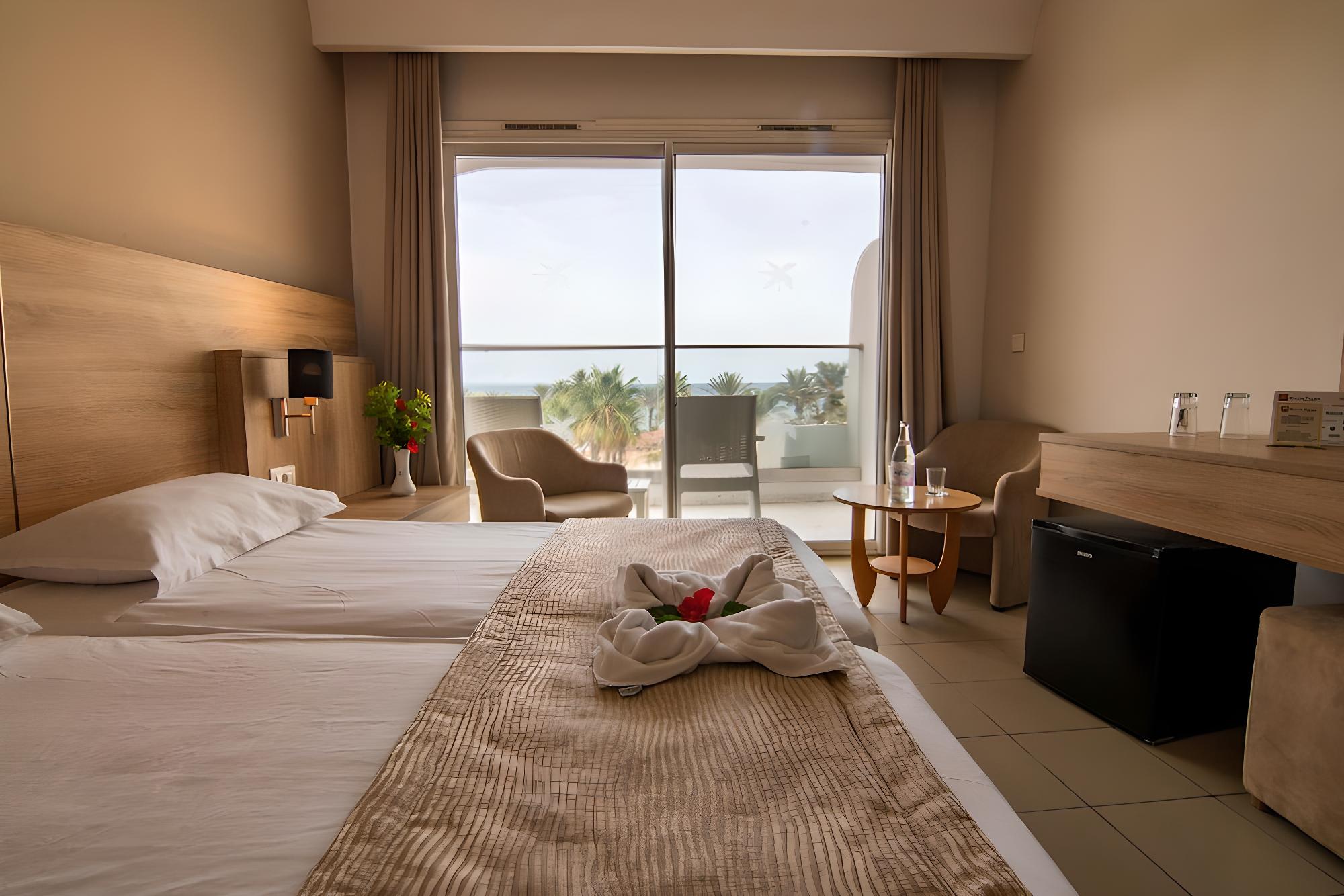 Relax in comfort with stunning ocean views.