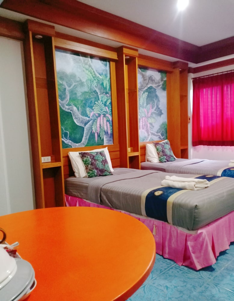 Standard Twin Room With Air-Conditioning