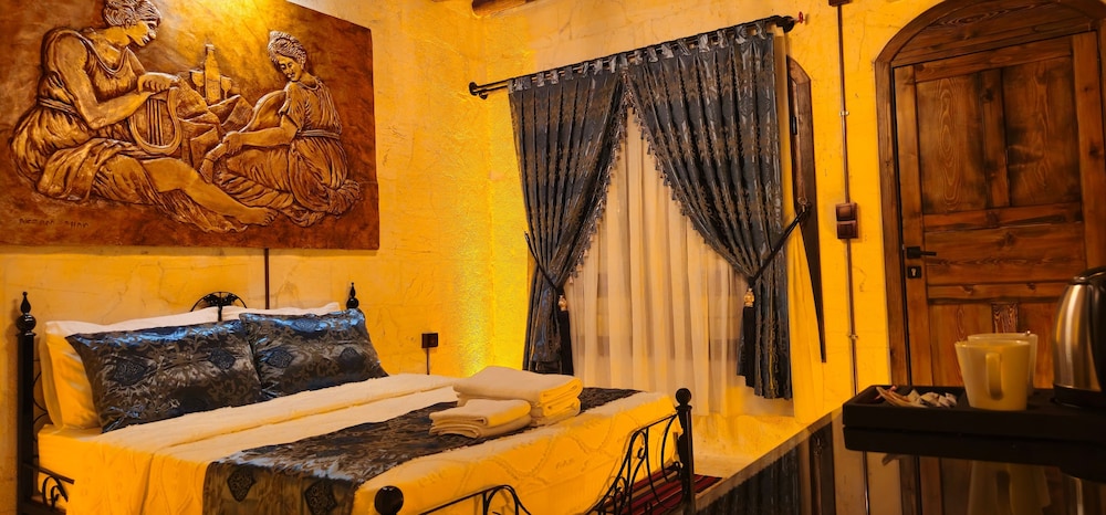 Room, Courtyard View photo 1
