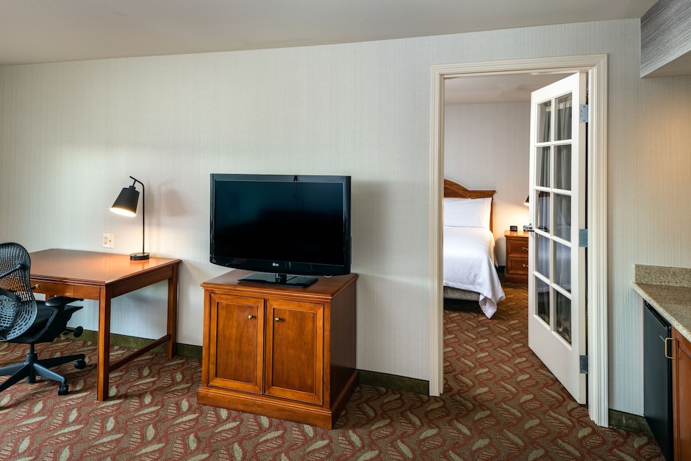 Suite, Accessible - Photo 4