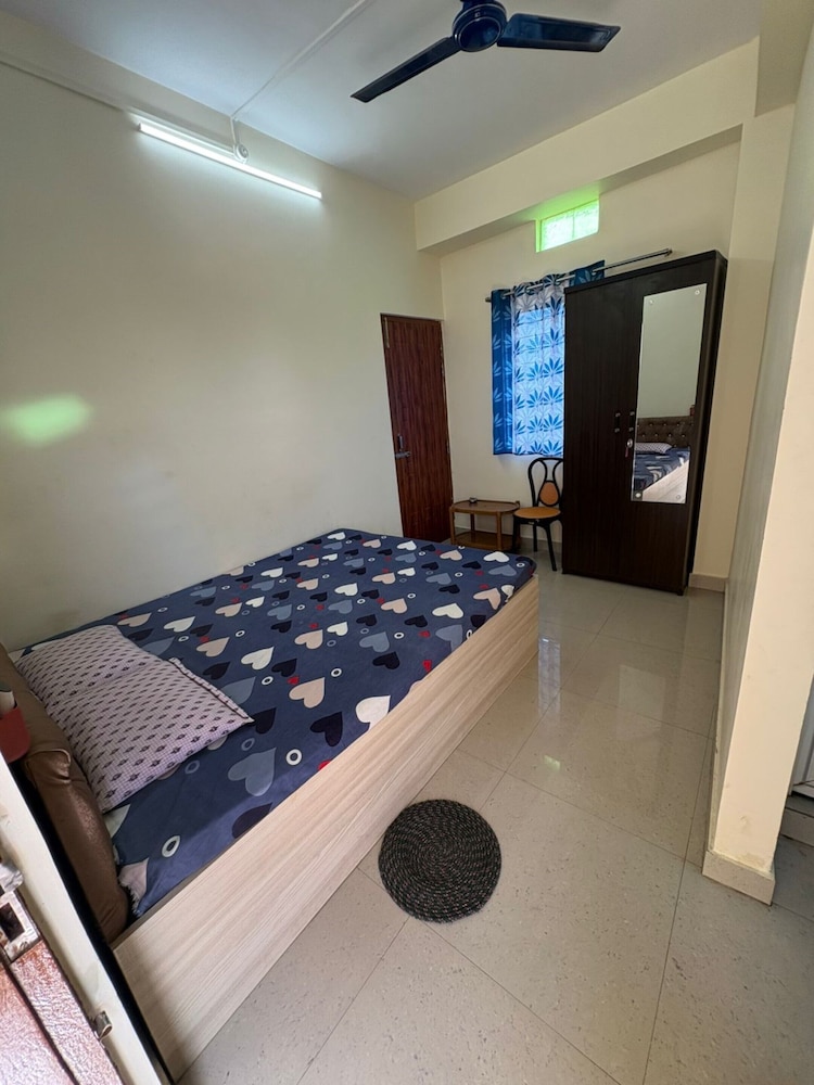 Standard Double Room, City View photo 3