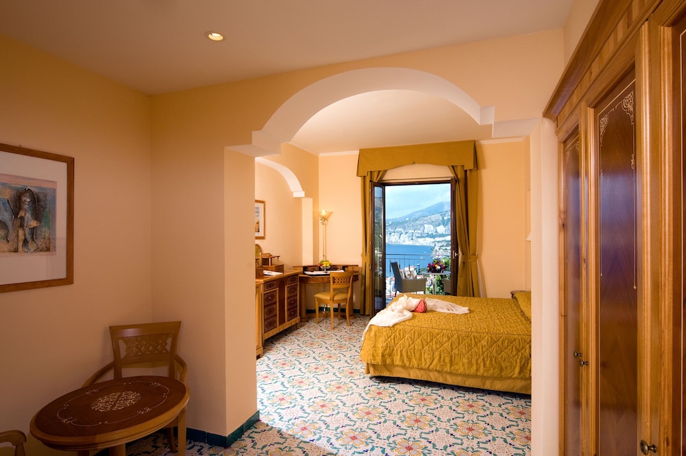 Junior Suite, Balcony, Sea View - Photo 2