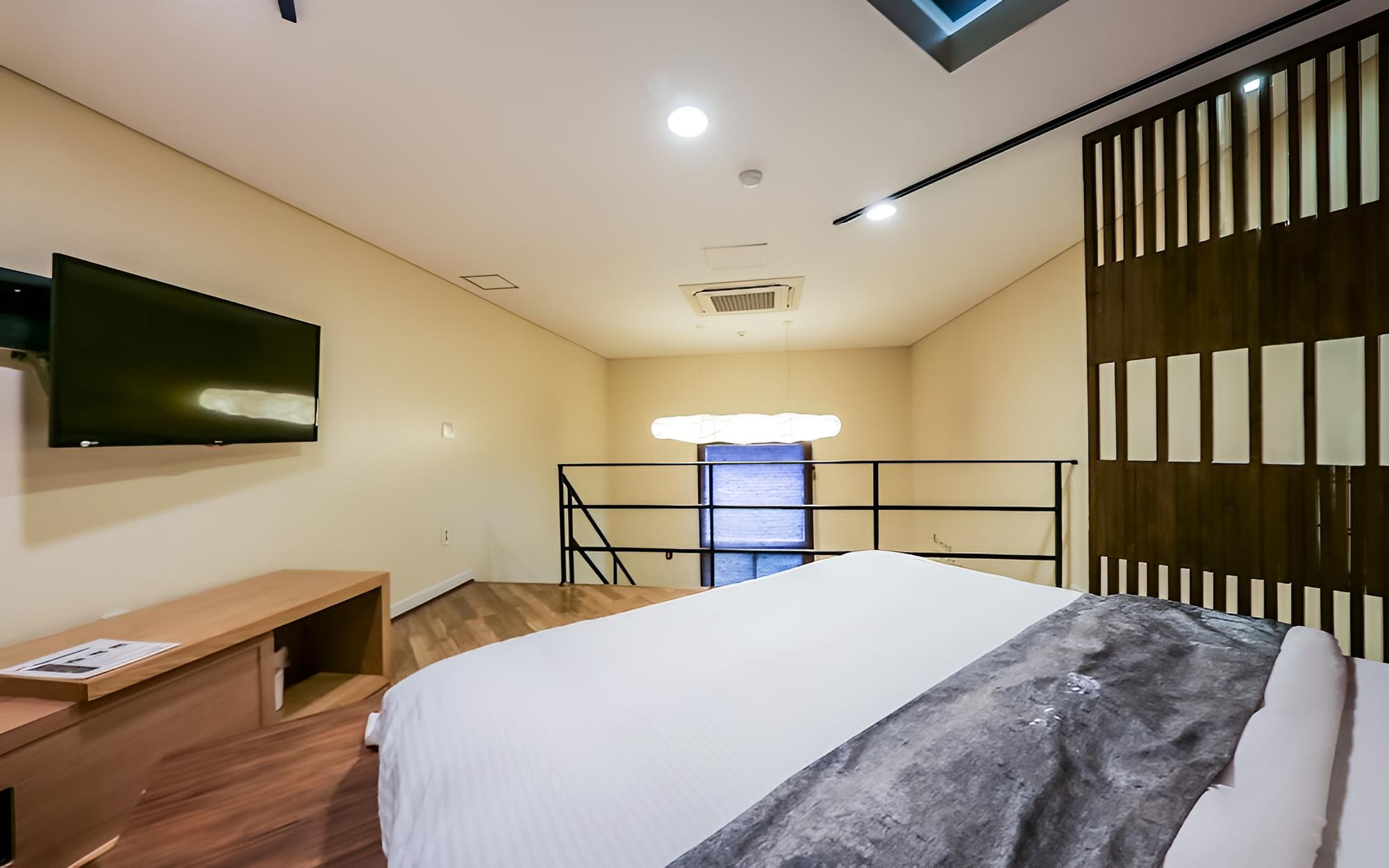 Room (Japan Standard) photo 2