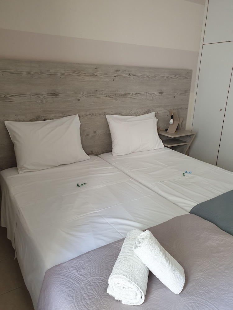 Classic Studio, 2 Twin Beds, Balcony (Twin 7)
