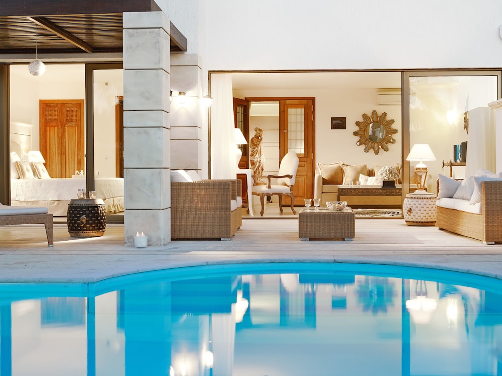 Family Bungalow, Private Pool (Suite Sea Front)