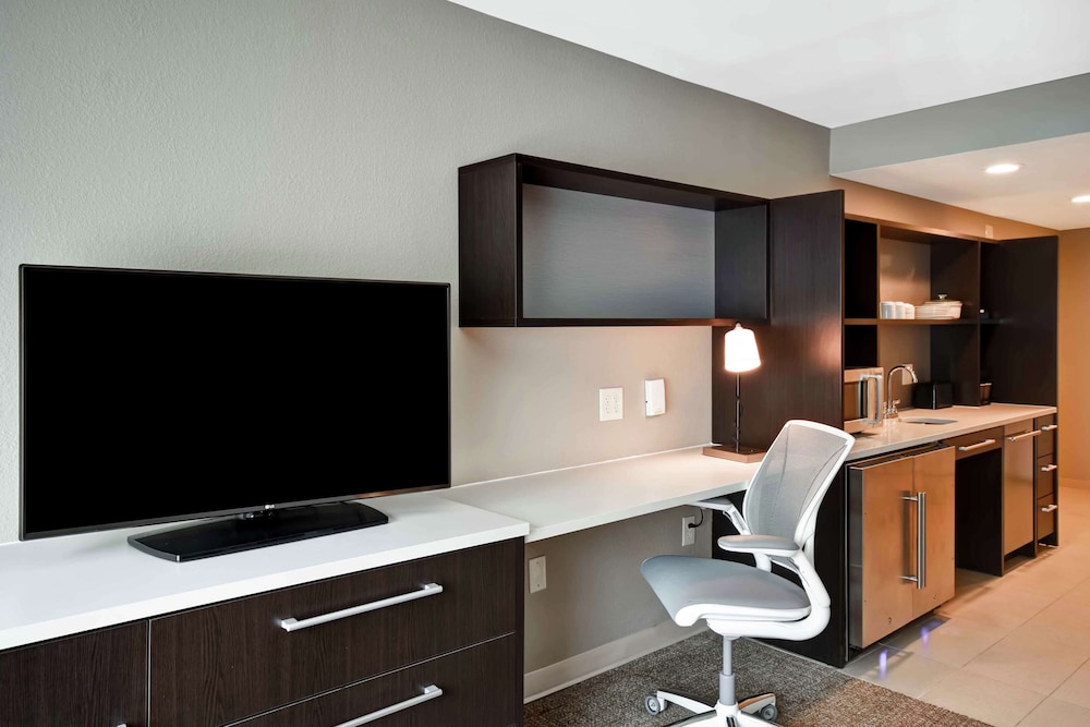 Suite, 2 Queen Beds, Accessible (Mobility & Hearing, Roll-in Shower) - Photo 1