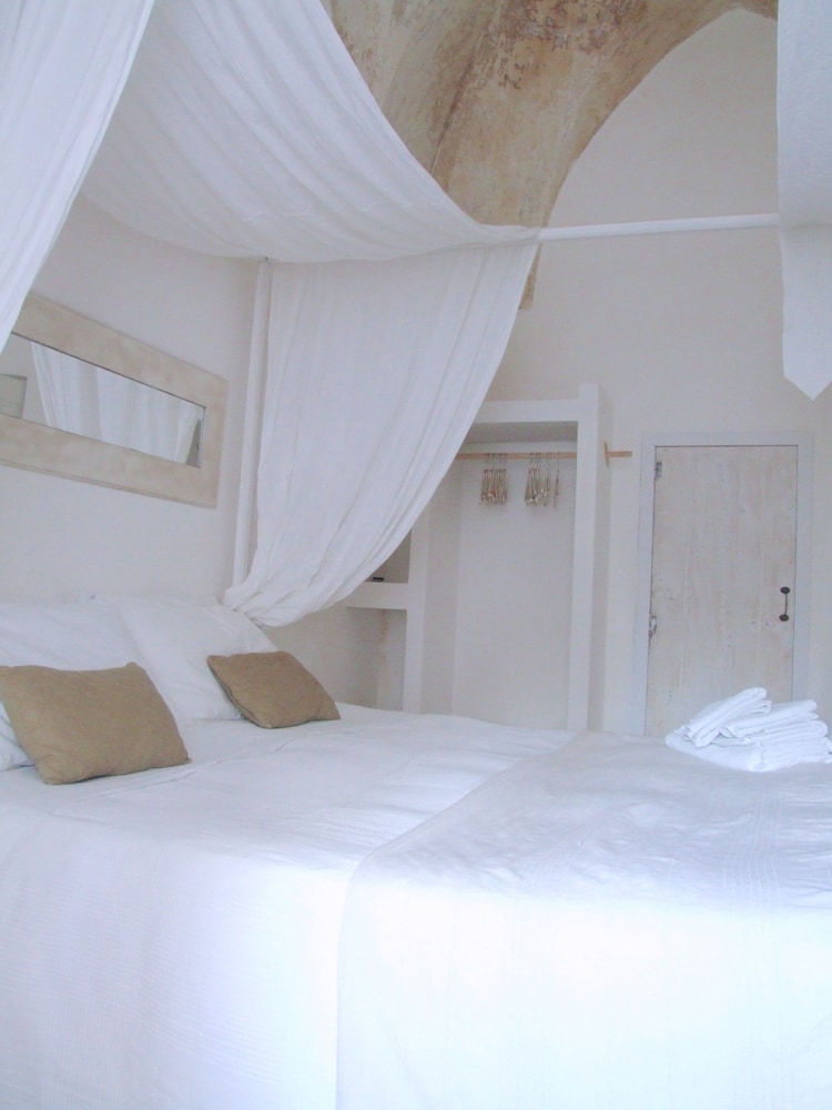Design Room, 1 Queen Bed, City View photo 2