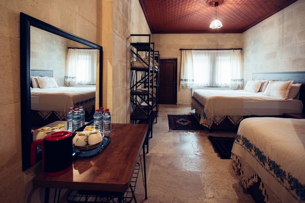 Deluxe Triple Room - Photo 7