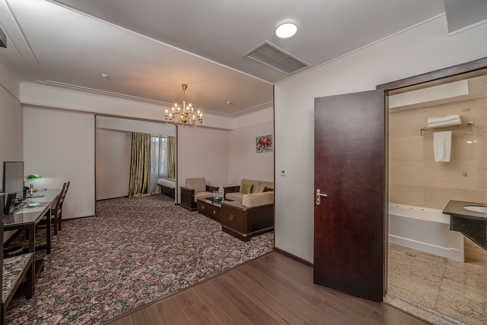 Executive Room photo 2