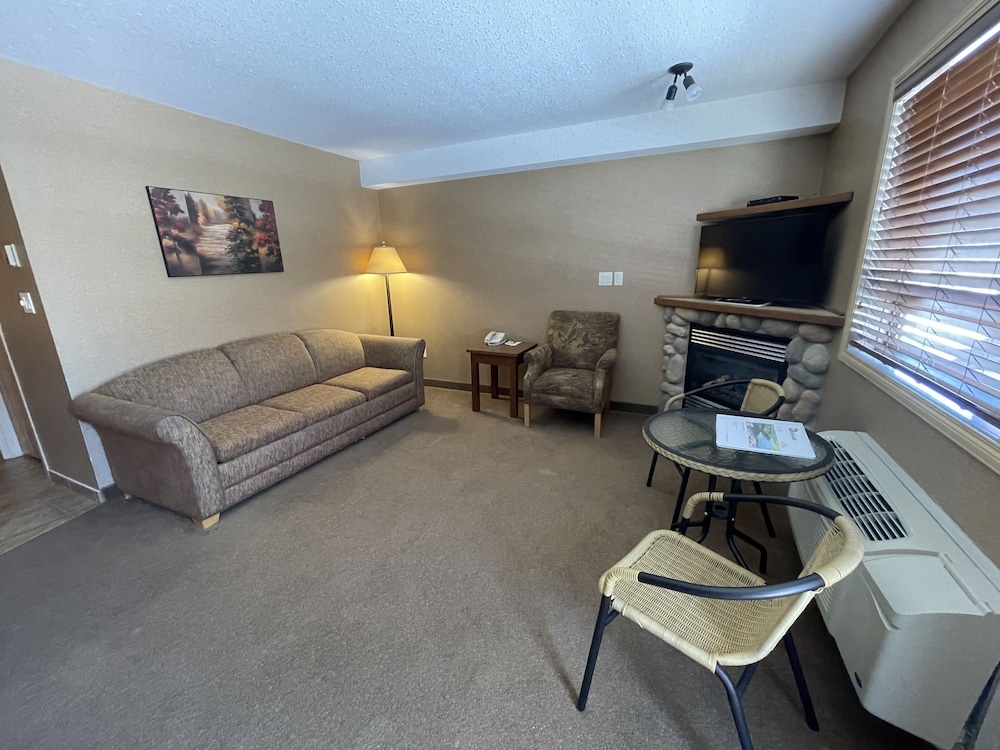 Suite, Jetted Tub photo 3