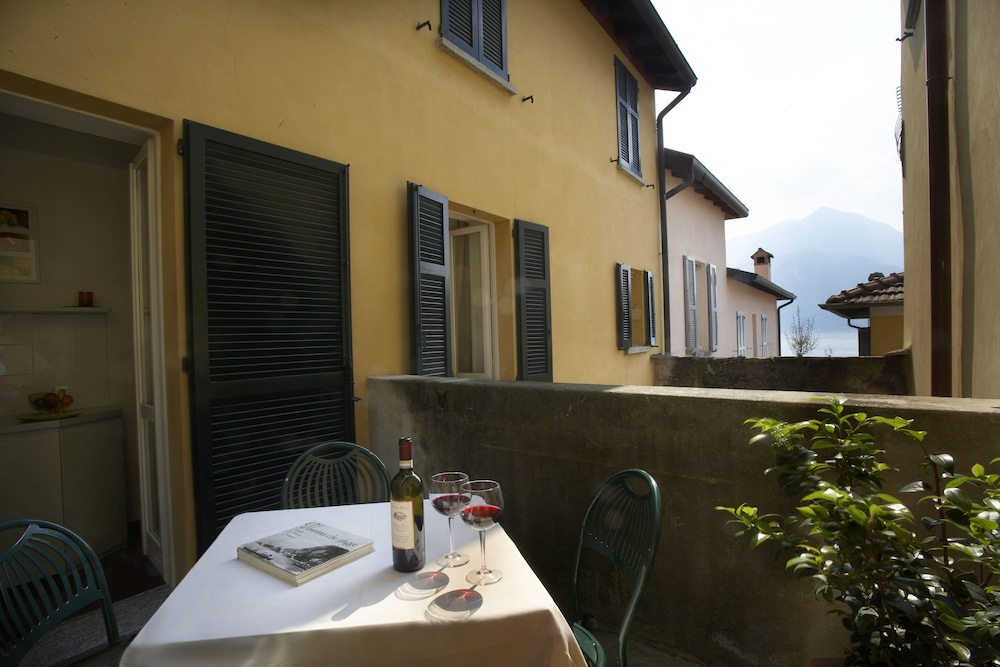 Family Apartment, Balcony, Annex Building photo 2