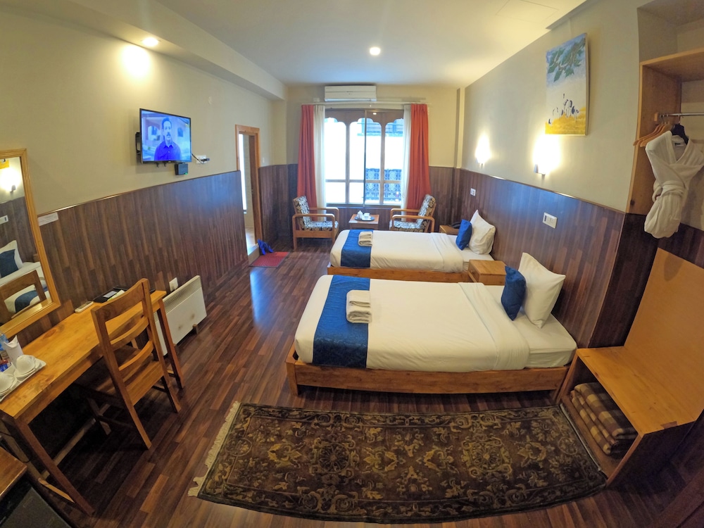 Deluxe Double or Twin Room