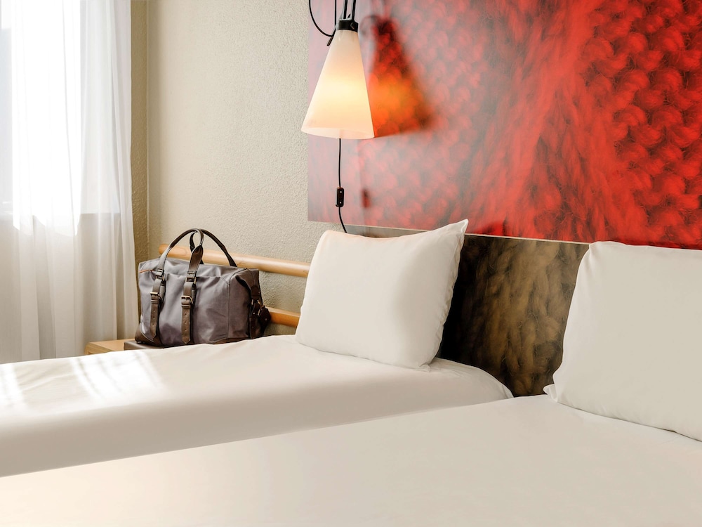 Standard Room, 2 Twin Beds - Photo 2