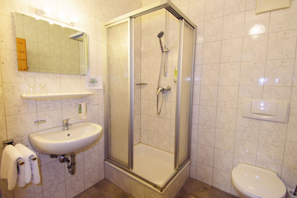 Standard Triple Room photo 2