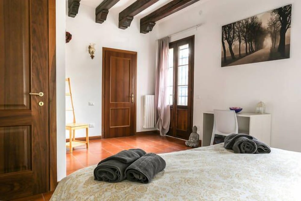 Luxury Double Room, Multiple Beds, Private Bathroom photo 2