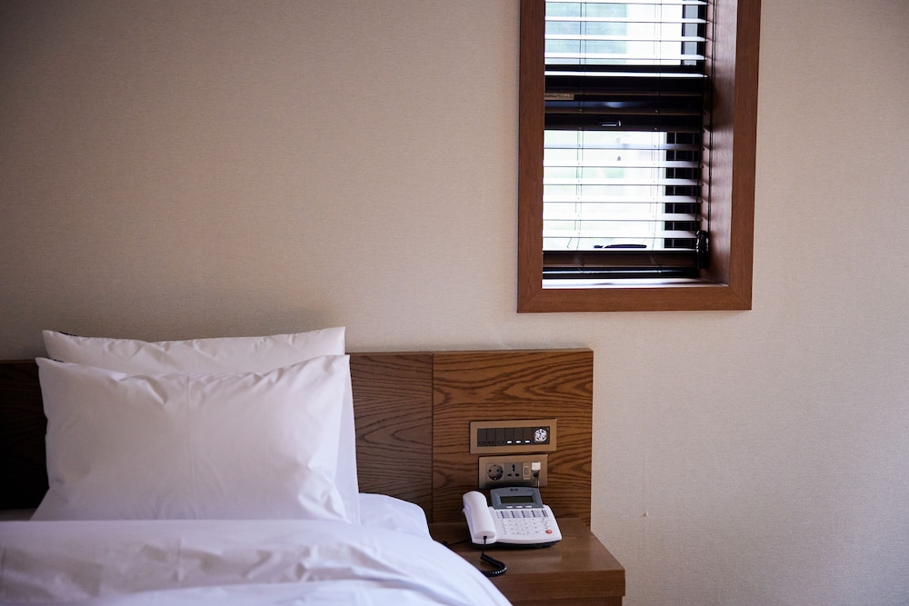 Premium Deluxe Room - Photo 3