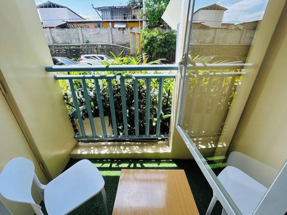 Condo, 1 Bedroom, Smoking, Balcony photo 1