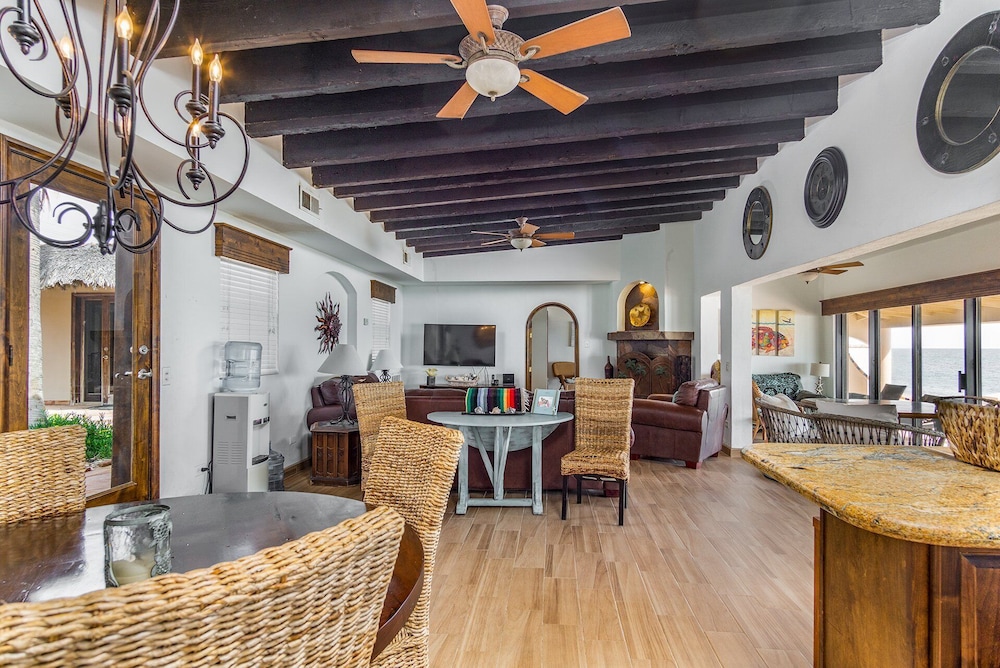 House, Multiple Beds, Balcony, Beach View (Pura Vida)