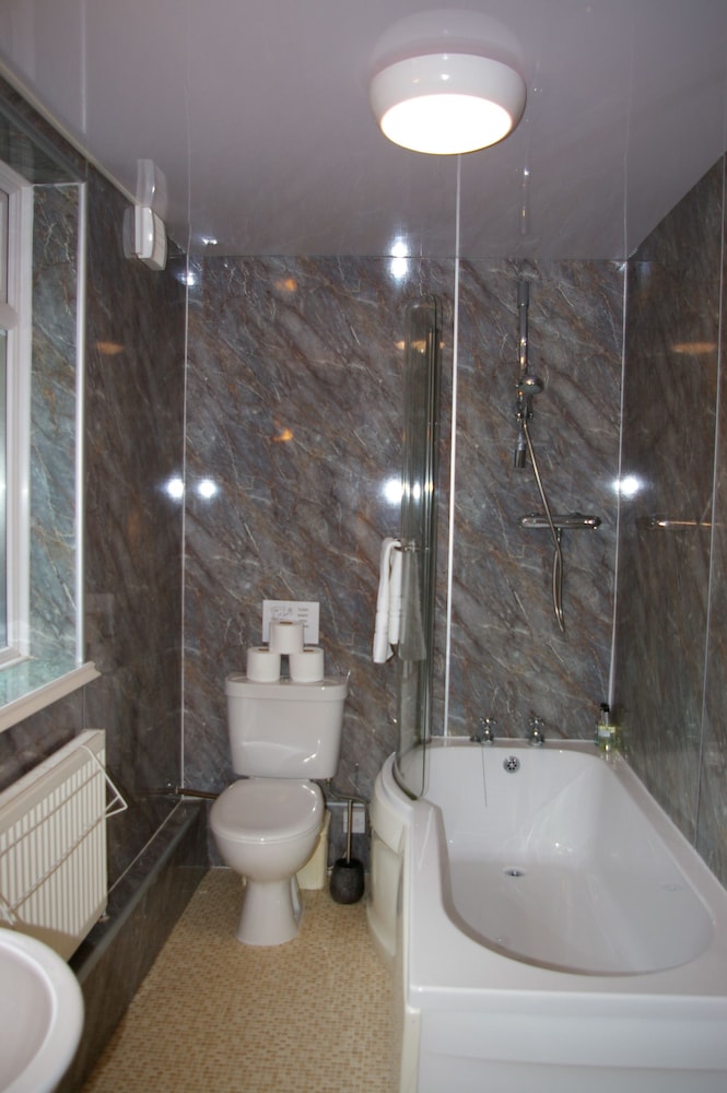 Double Room, 1 Double Bed, Bathtub (Room 14) photo 3