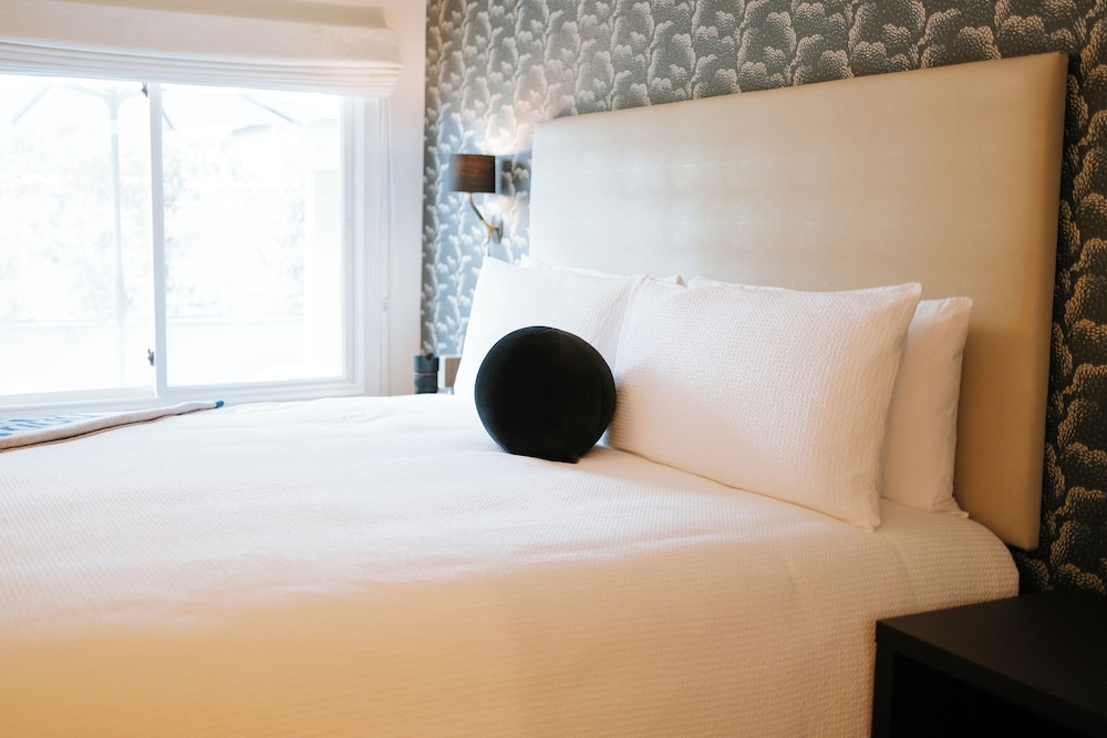 El Dorado Hotel, Bilde 4