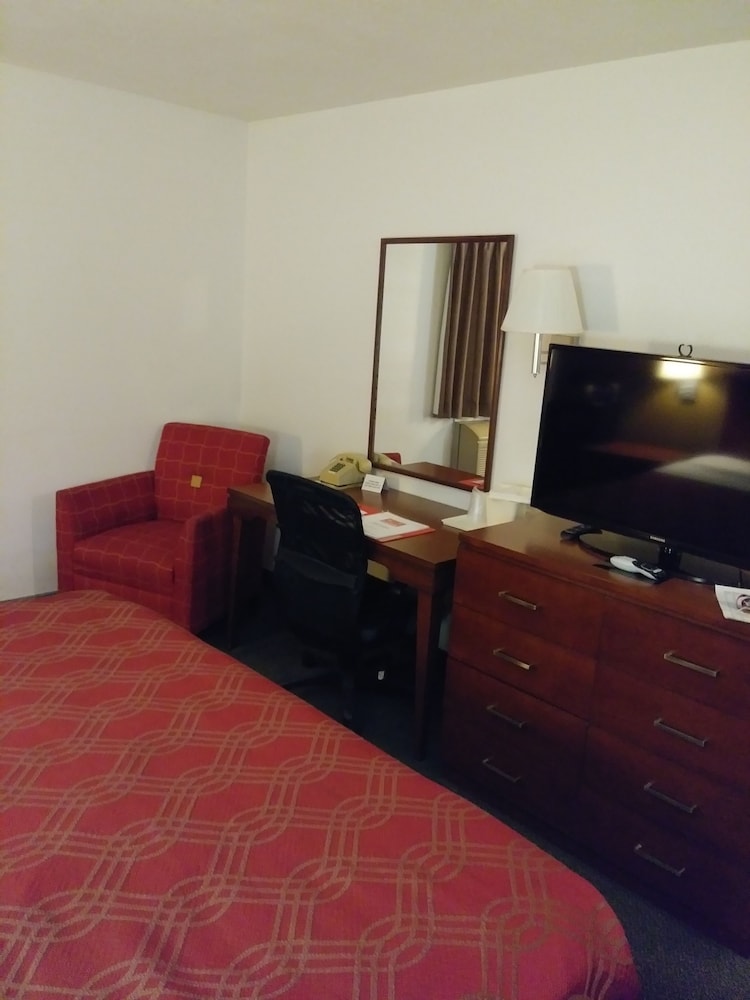 Room, 1 King Bed - Photo 4