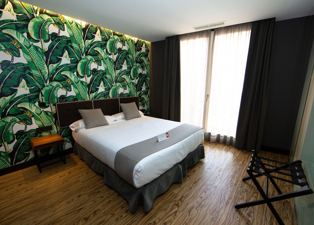 Superior Double Room, City View - Photo 6