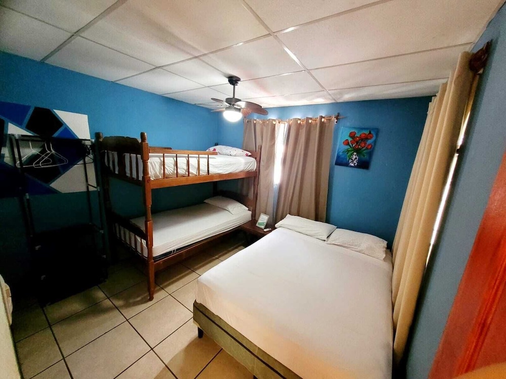 Basic Quadruple Room photo 3