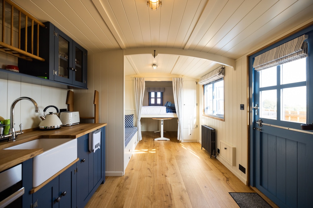 Jethou Shepherd Hut photo 2