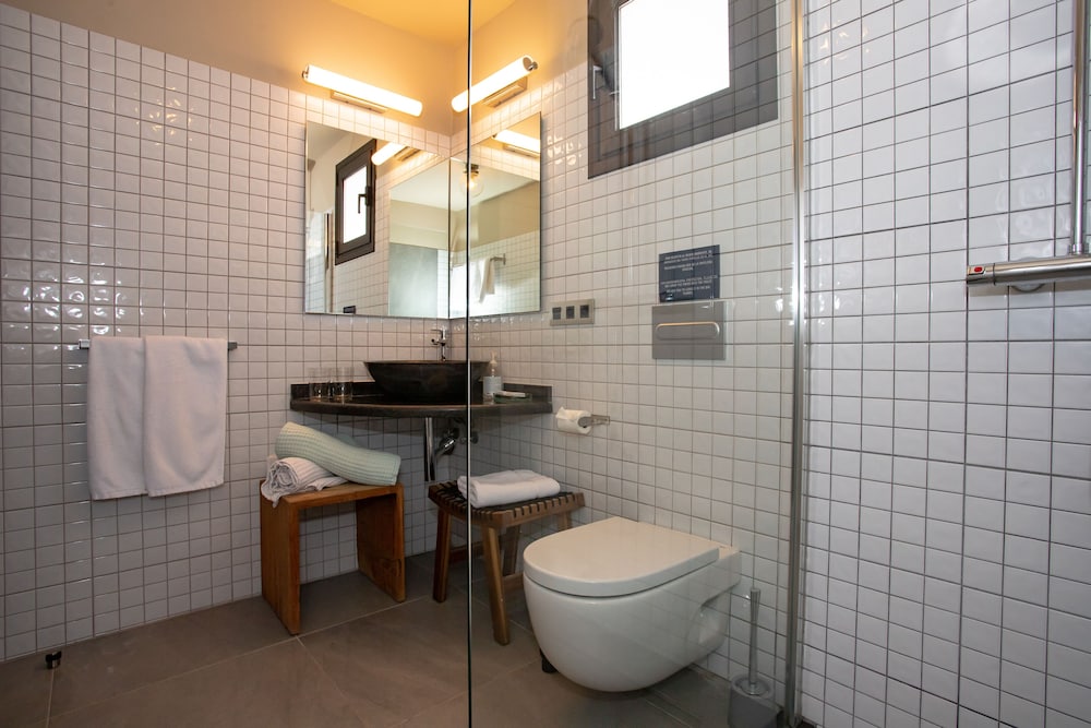 Suite 5 apartment photo 2