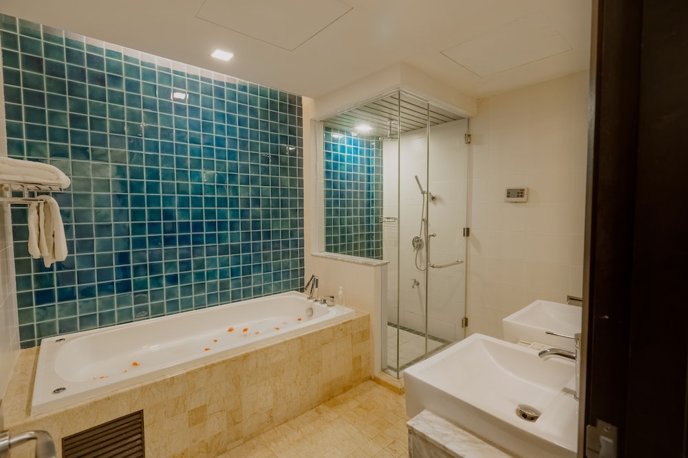 2 Bedroom Seaview Spa Suite photo 2