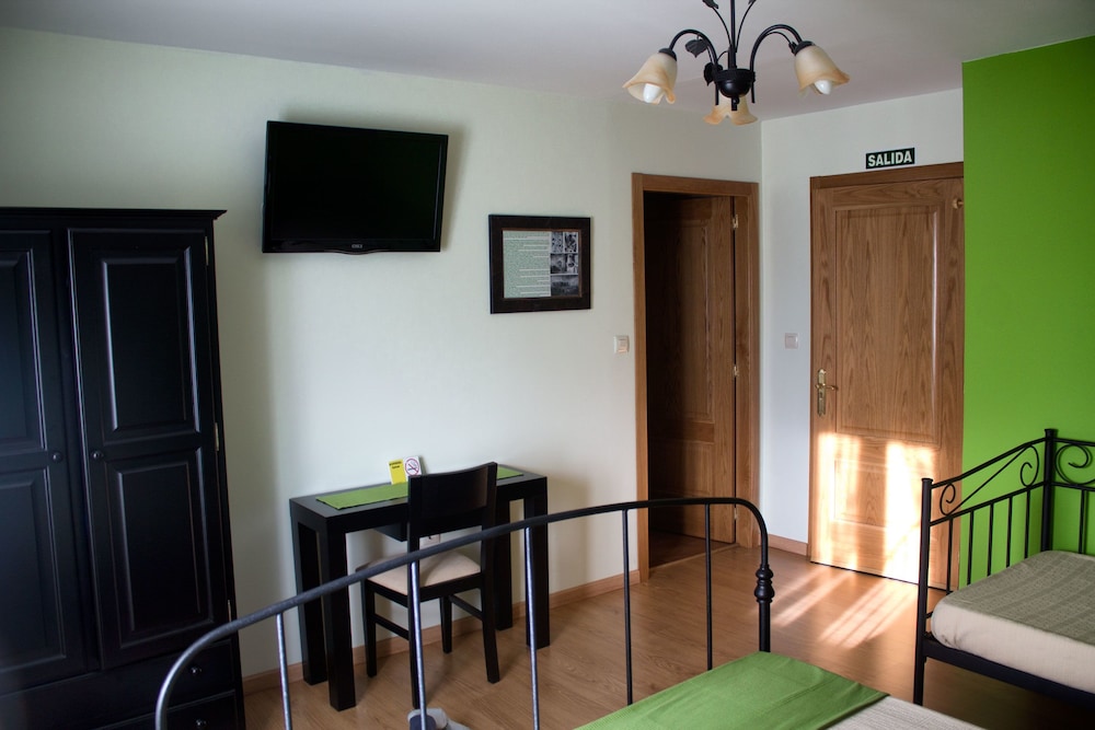 Superior Triple Room, Garden View photo 2