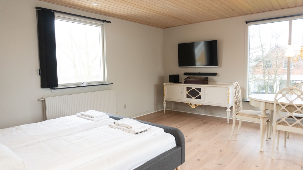 Junior Quadruple Room photo 3
