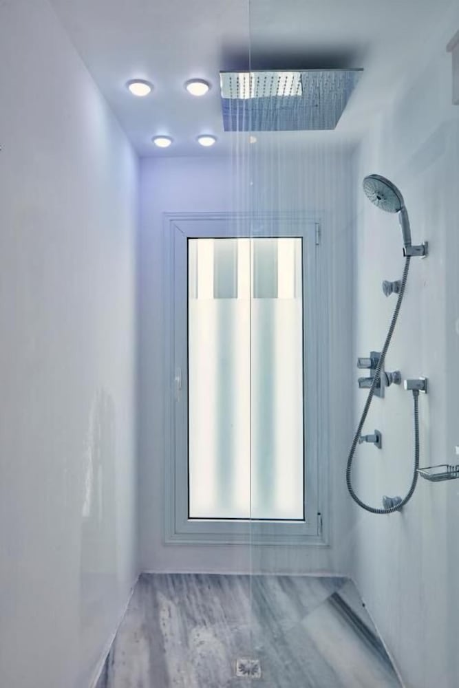 Platinum Penthouse Suite - Photo 5
