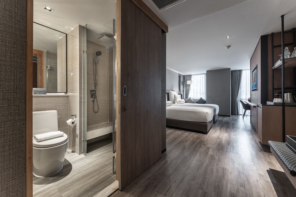 Premier Twin Room photo 2
