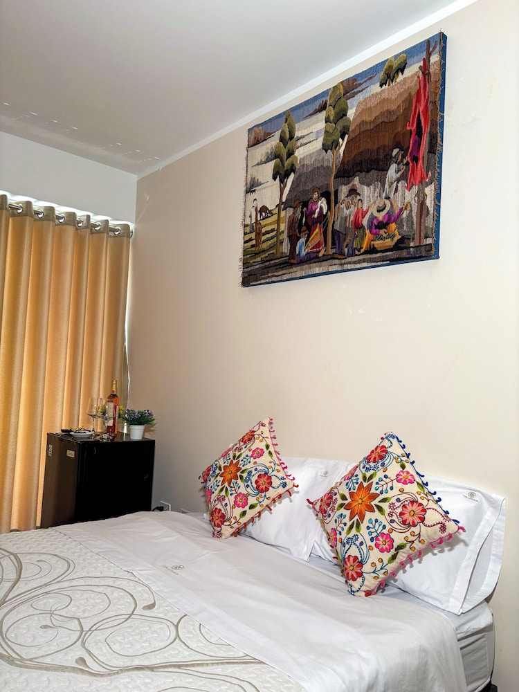 Comfort Room, Balcony, Valley View photo 1