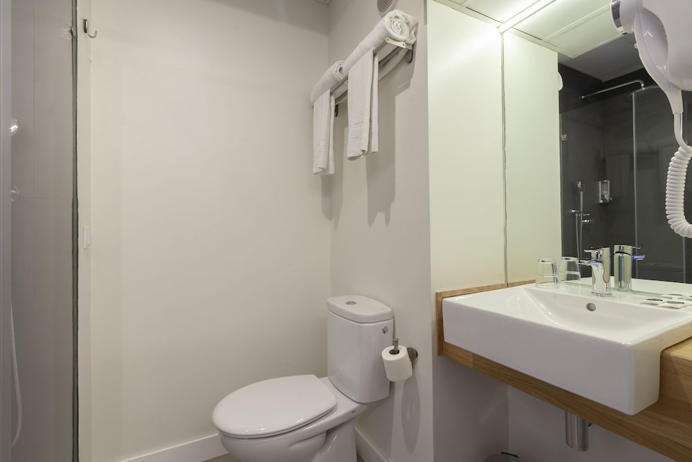 Standard Room, Kitchen - Photo 8